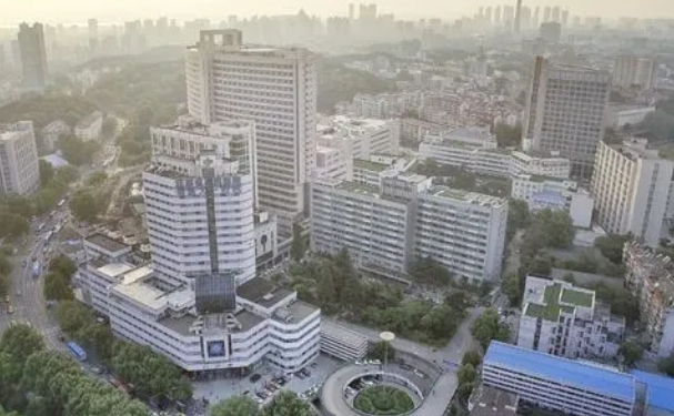 江蘇省人民醫(yī)院口腔科補牙怎么樣?技術(shù)評測+案例