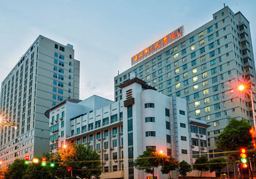 武岡市人民醫(yī)院口腔科齙牙矯正價(jià)格貴不貴啊+內(nèi)含真人案例