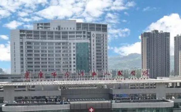 重慶市合川區(qū)人民醫(yī)院口腔科齙牙矯正手術(shù)價格多少？案例一覽