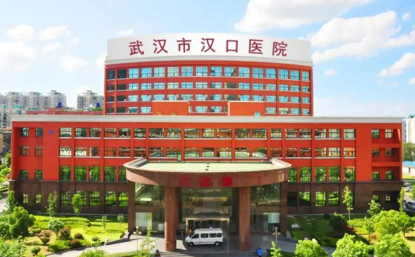 武漢市漢口醫(yī)院口腔科齙牙矯正好不好?案例公布+技術(shù)簡介