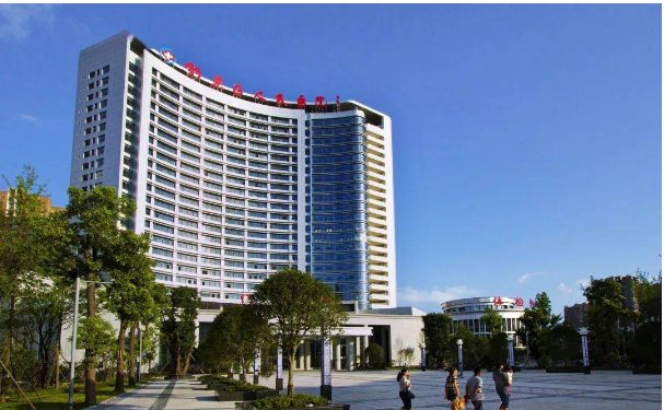 重慶市銅梁區(qū)人民醫(yī)院口腔科齙牙矯正怎么樣?價格查詢?術后90天案例&技術特色